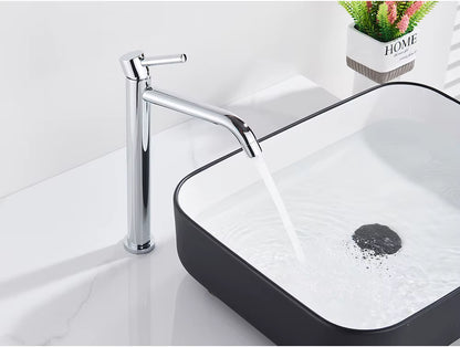 Zwarte mengkraan voor warm en koud water 