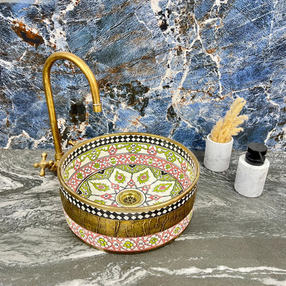 Dahlia - Ronde moderne badkamerwastafel versierd met messing als middelpunt